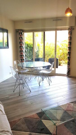 Nice 52 m with TERRACE at 4mn from the Beach